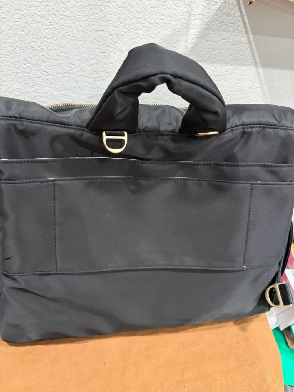 Jujube Convertable Diaper Bag 220 $ MsRp